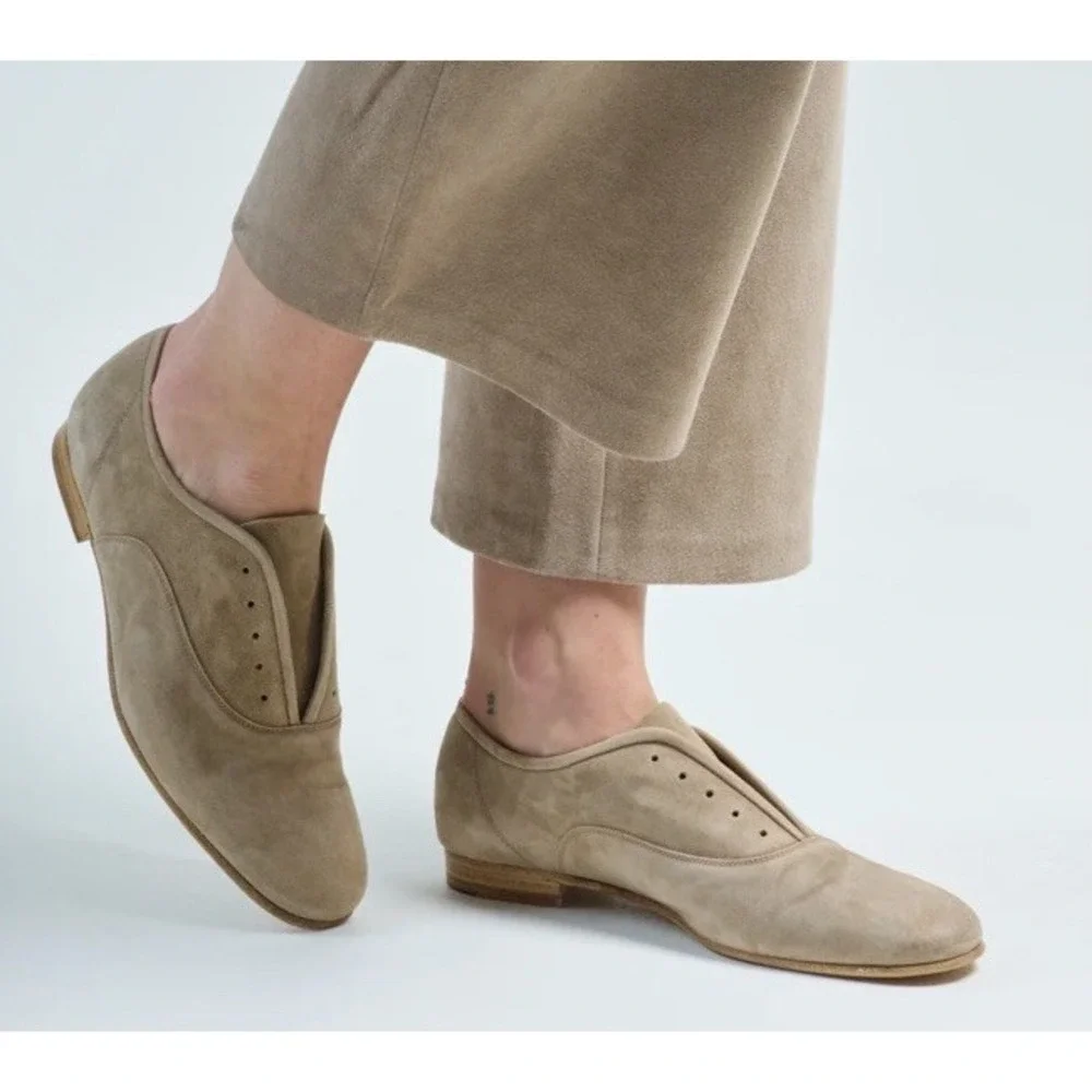 $650 Pedro Garcia Gerti 42 *read* Water-Resistant Oxford Truffle Bessie Suede